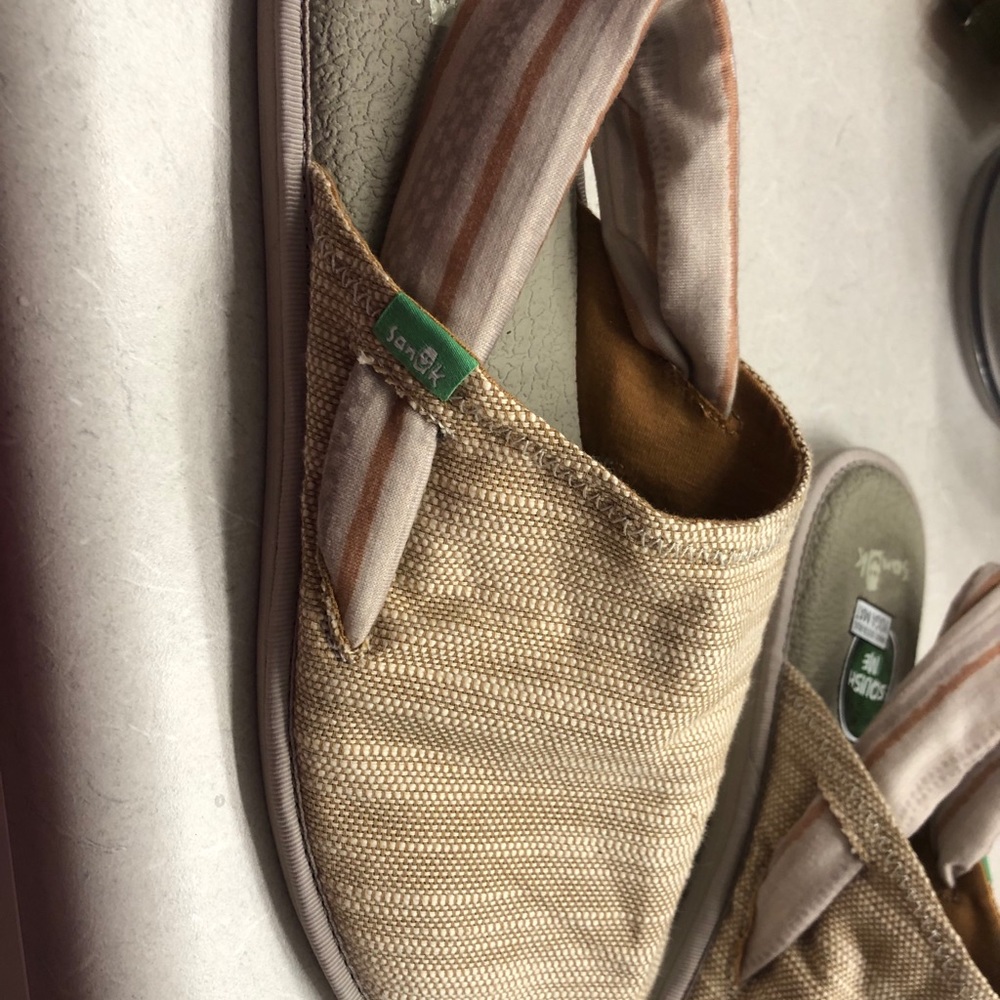Sanuk sling backs